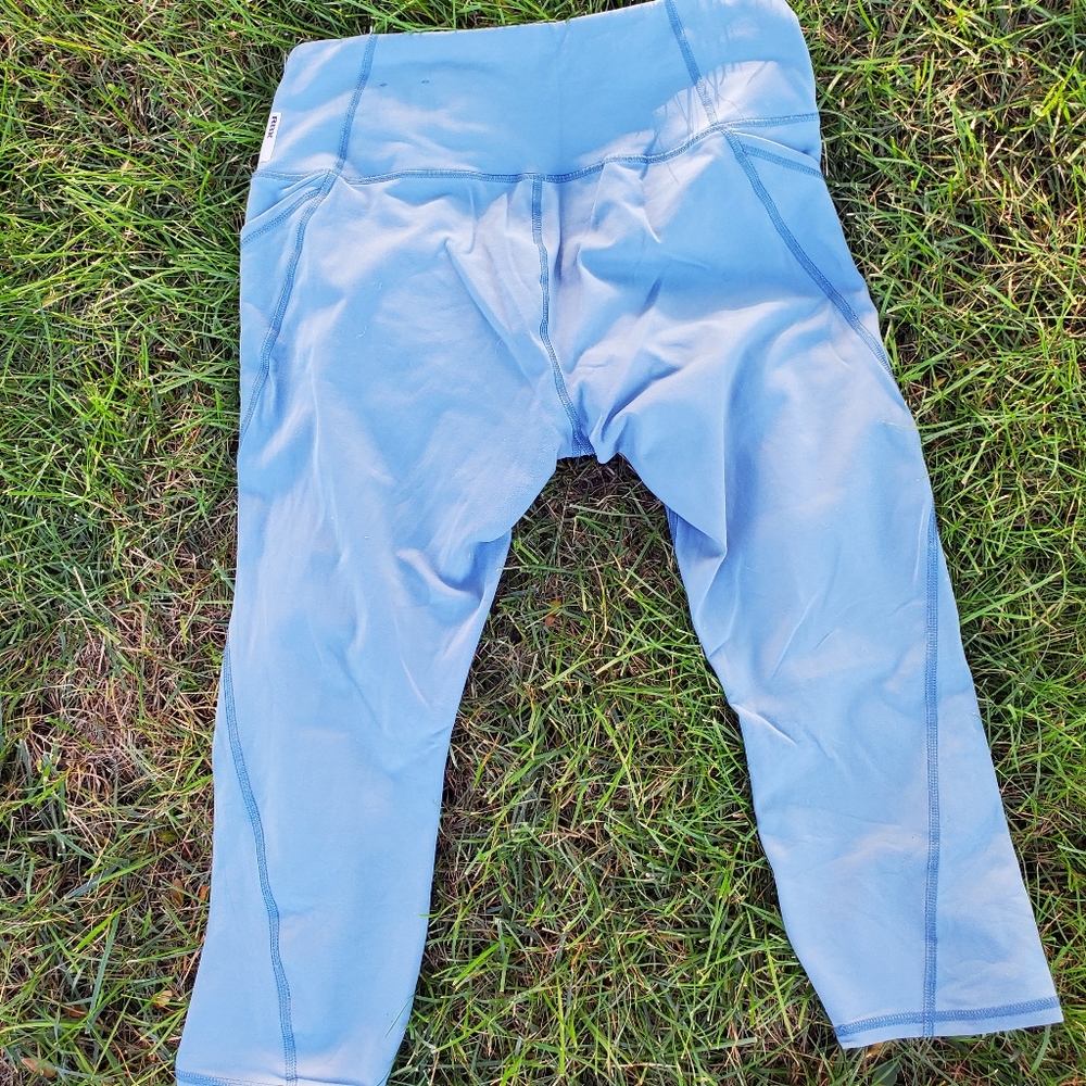 Capri length yogas - Picture 2 of 8